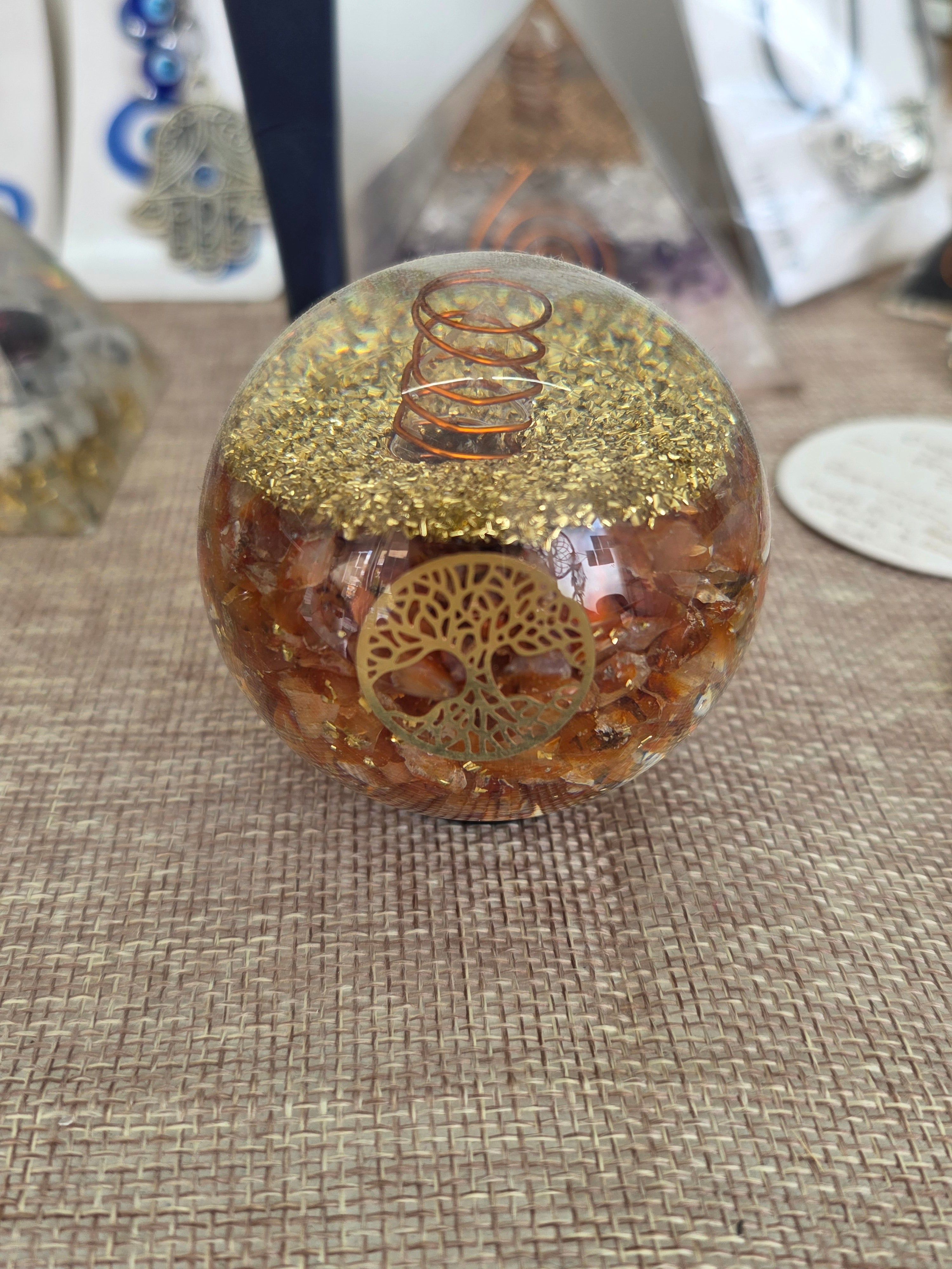 Orgonite em Esfera