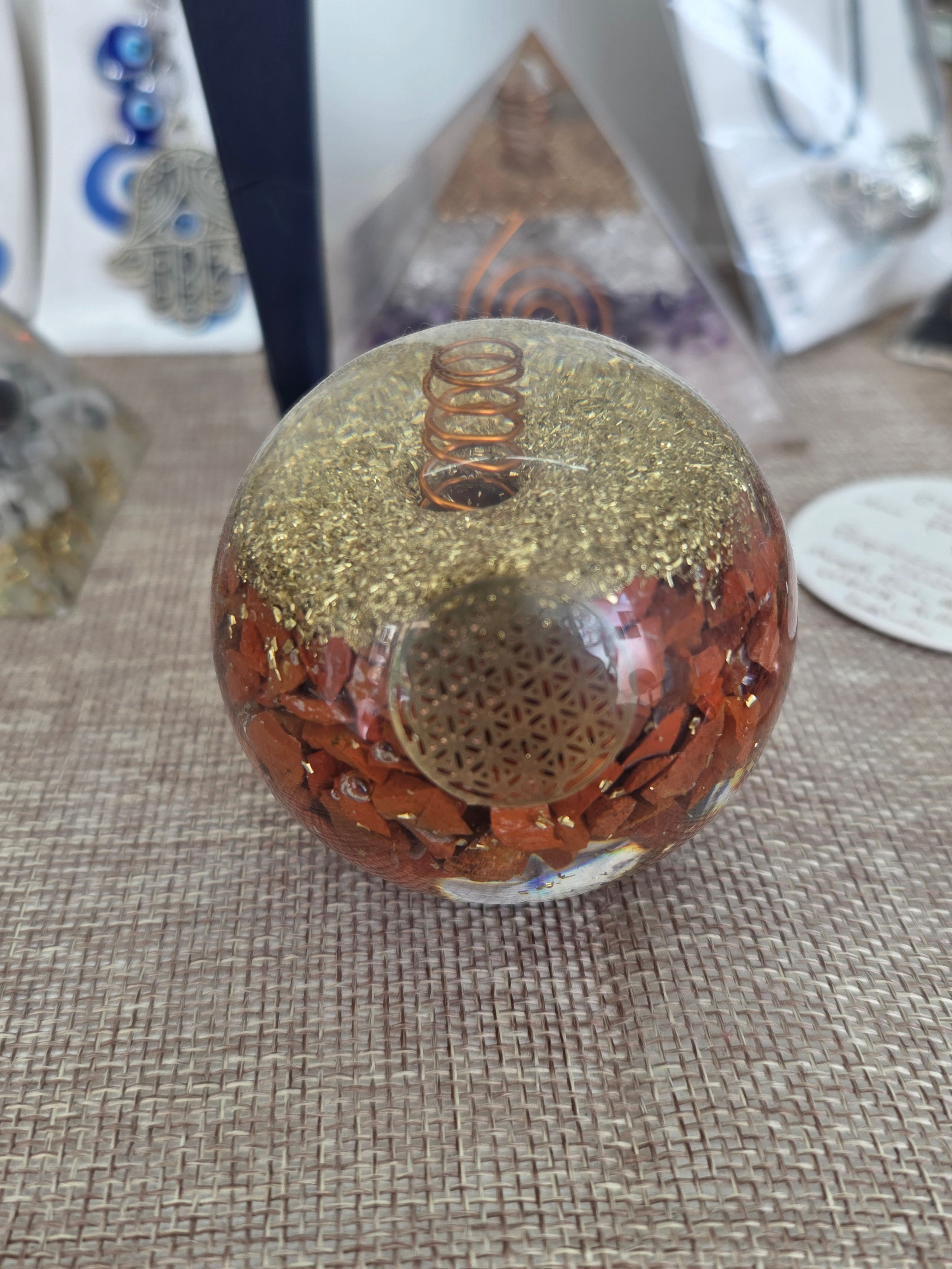 Orgonite em Esfera
