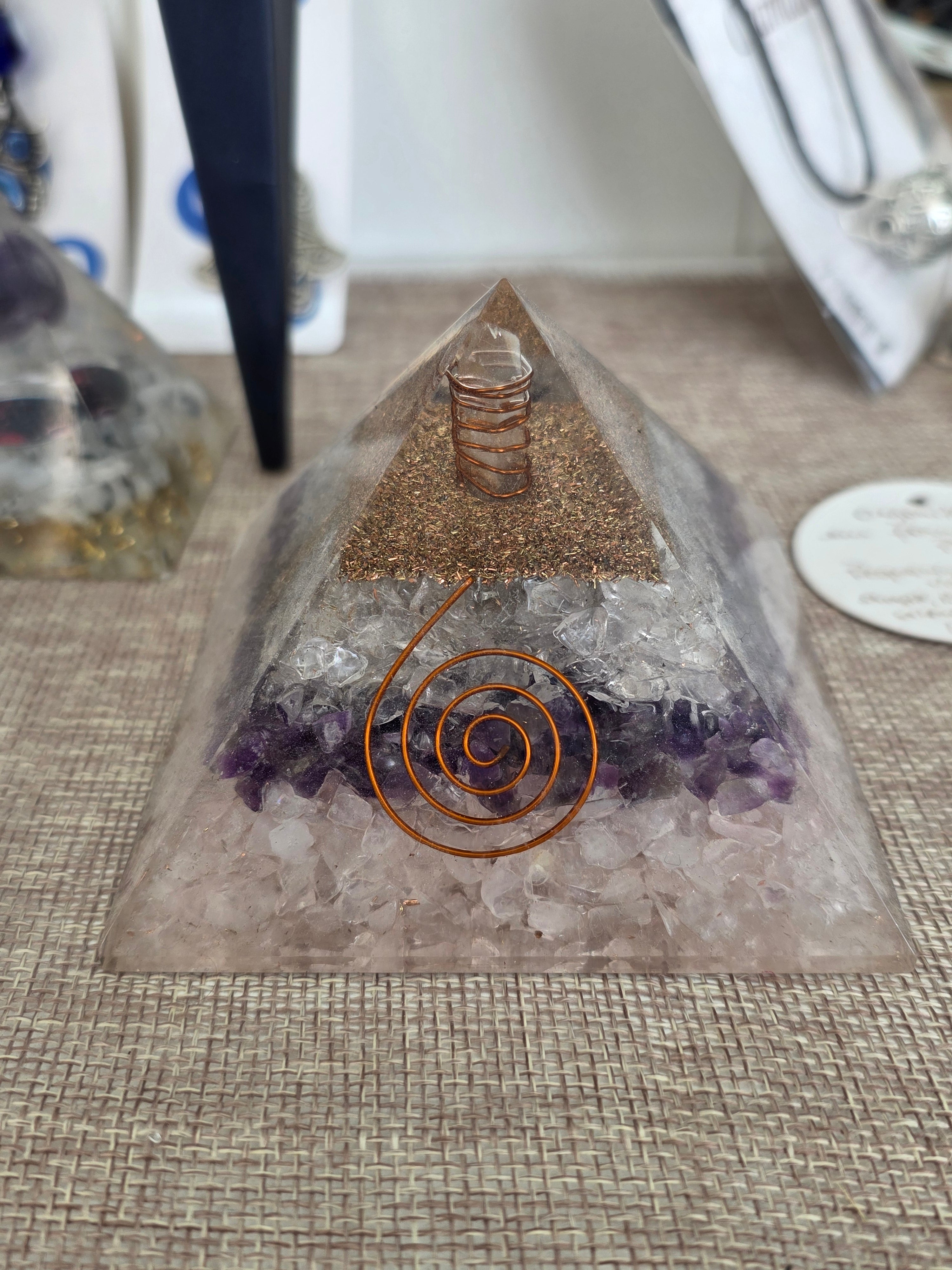 Orgonite em Piramide